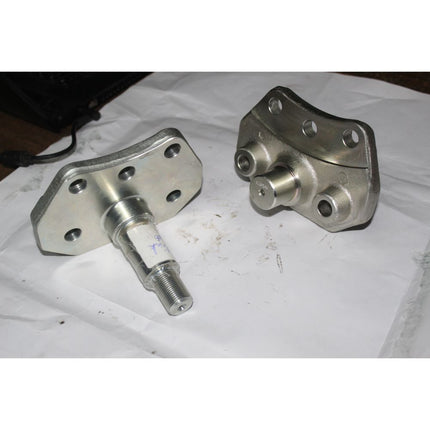 LOWER LINK PIN TAFE 7250 L/H WITH 2 NUT STY 1569