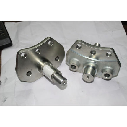 LOWER LINK PIN TAFE 7250 R/H WITH 2 NUT STY 1570