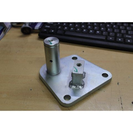 CLUTCH PIVOT TAFE NEW MODEL (SIDE GEAR CHANGER) STY 3571