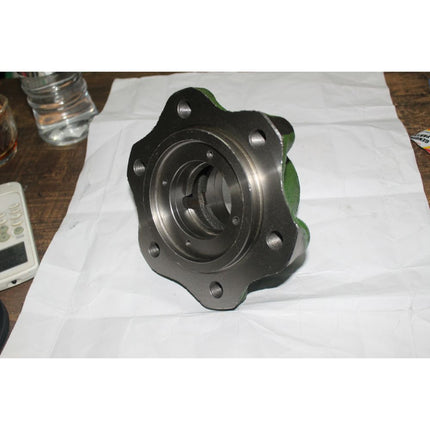 FRONT WHEEL HUB GREEN TRACTOR 5310 WITH CAP STY 6530
